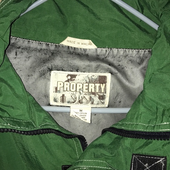 Basic windbreaker - Picture 2 of 2